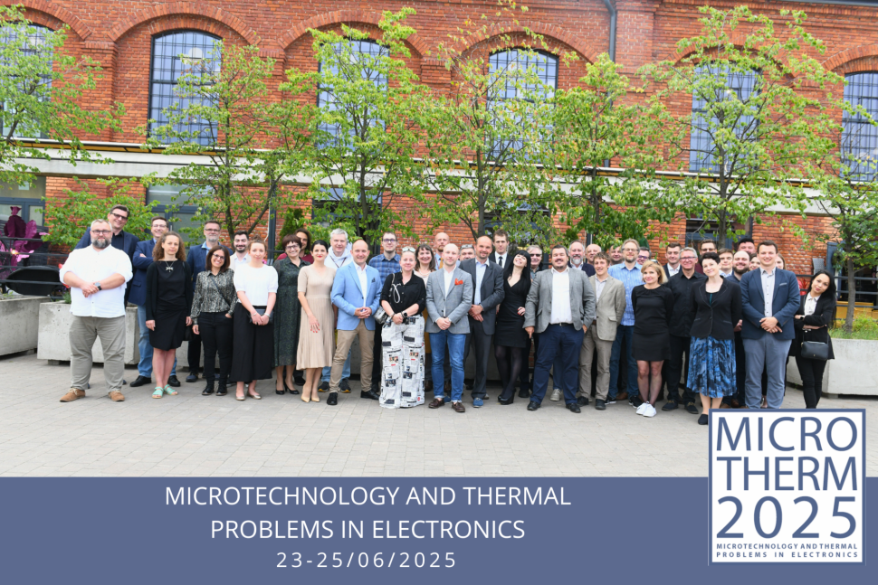 Zdjęcie grupowe uczestników konferencji Microtherm 2025